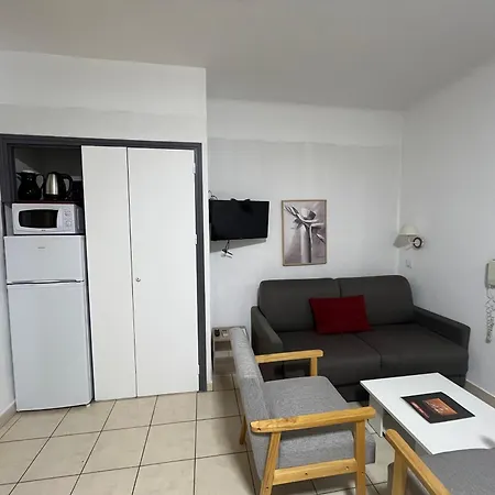 2 Pour 6 Personnes En A La Nuitee *