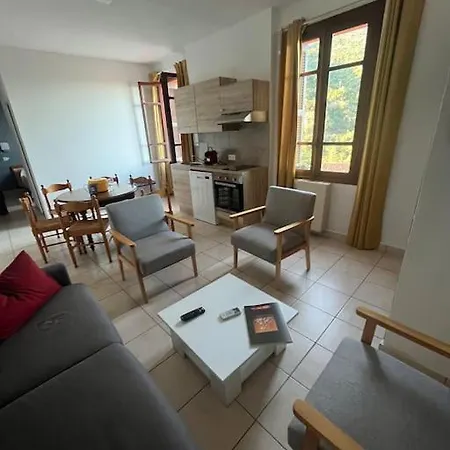 2 Pour 6 Personnes En A La Nuitee * Porto (Corsica)