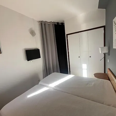 2 Pour 6 Personnes En A La Nuitee Porto (Corsica)