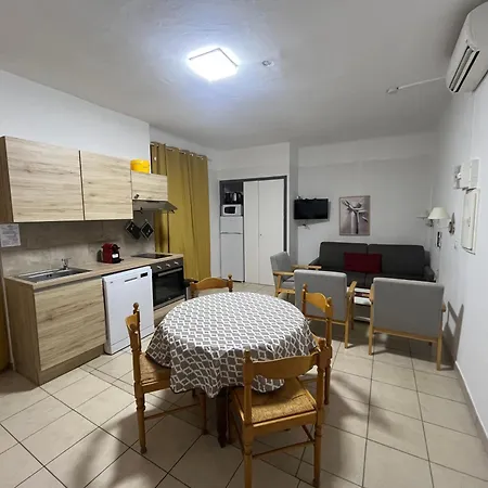 2 Pour 6 Personnes En A La Nuitee *