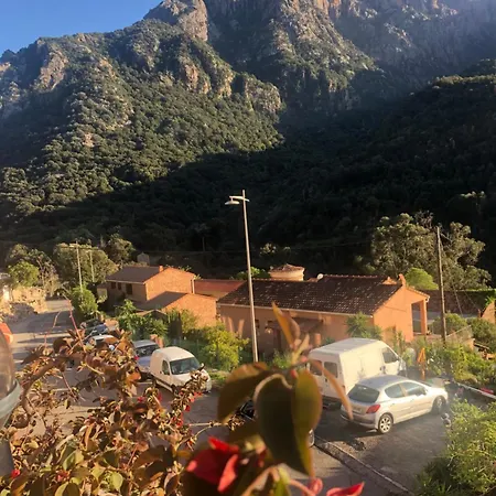 2 Pour 6 Personnes En A La Nuitee * Porto (Corsica)