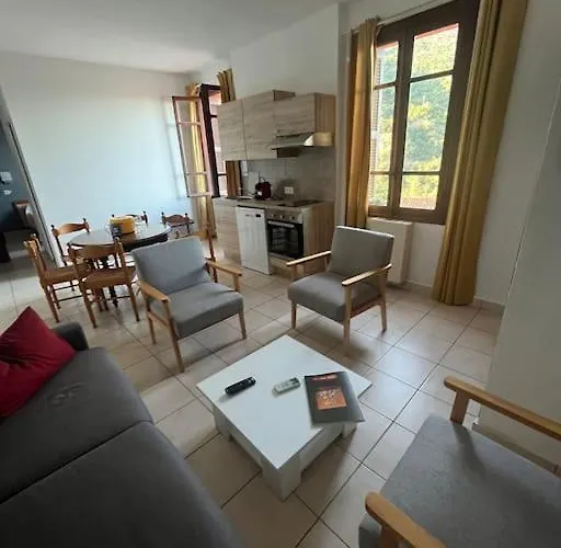 2 Pour 6 Personnes En A La Nuitee * Porto (Corsica)