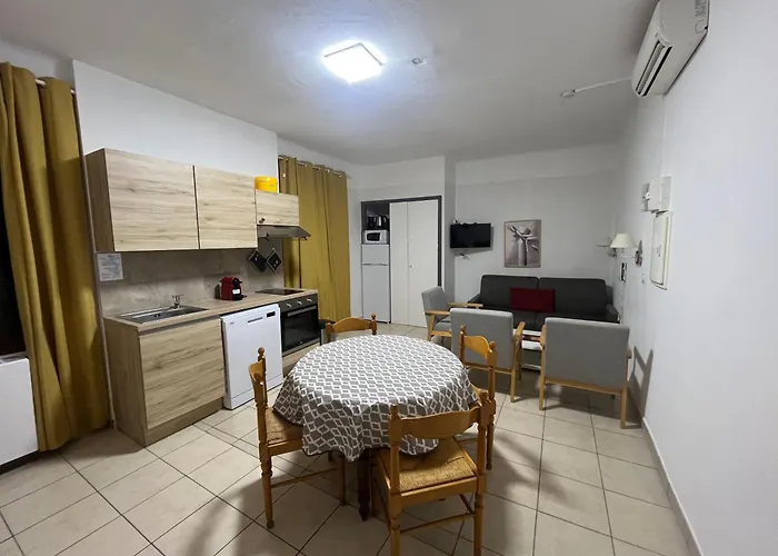 2 Pour 6 Personnes En A La Nuitee *